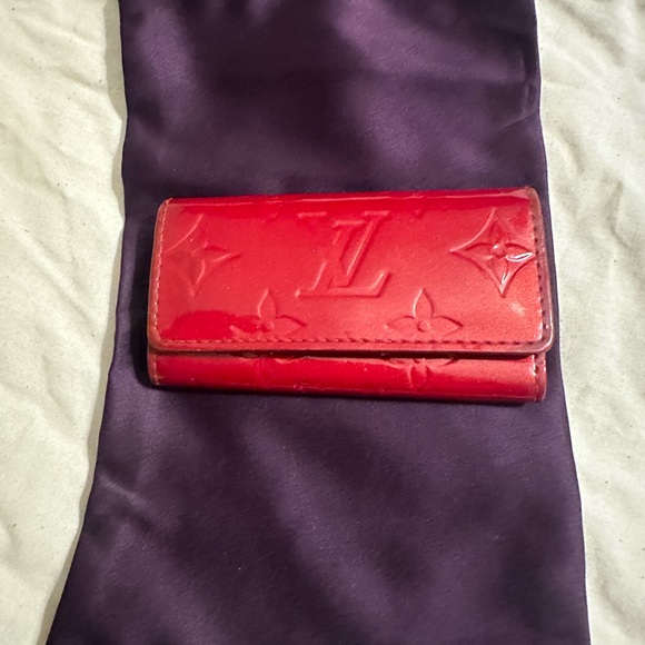 Louis Vuitton Handbags - Louis Vuitton Vernice Key Holders